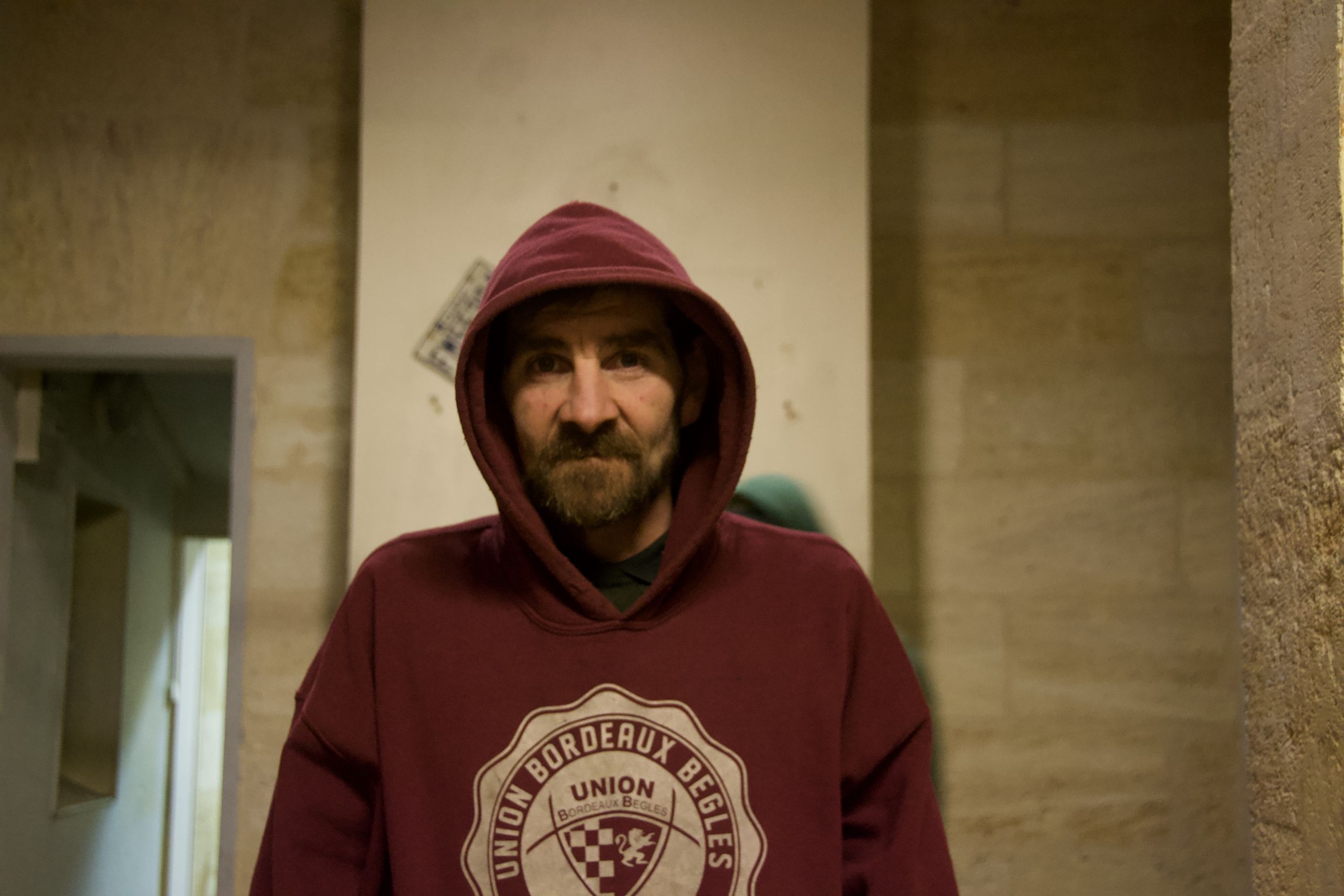Déric, alias "le vieux père" s'occupe du squat depuis avril 2018.