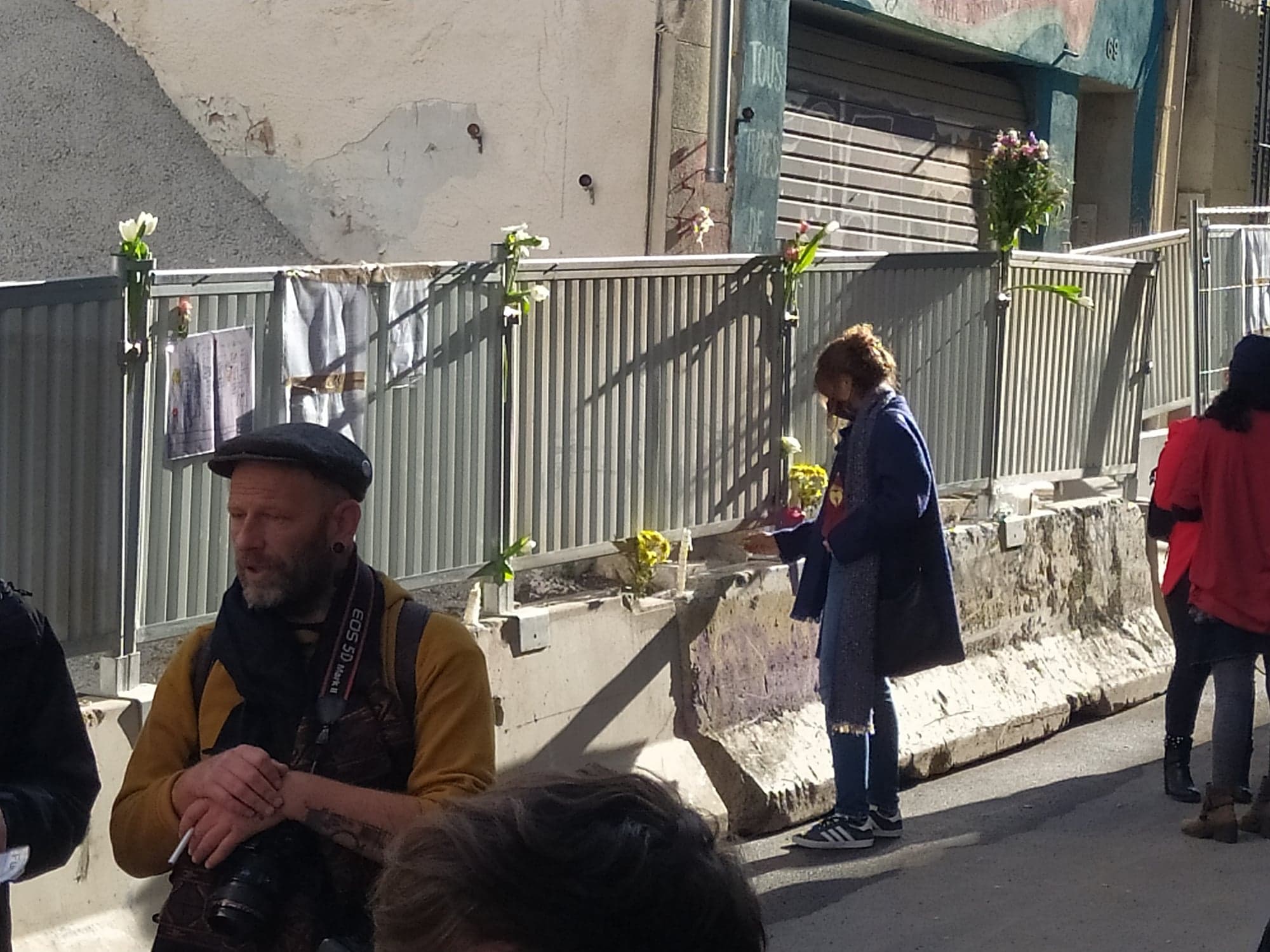 Les marseillais rendent hommage aux victimes de la rue d'Aubagne - Julie Malfoy
